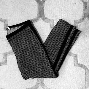 Stretchy black printed pants